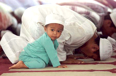 muslim_kids_praying.gif